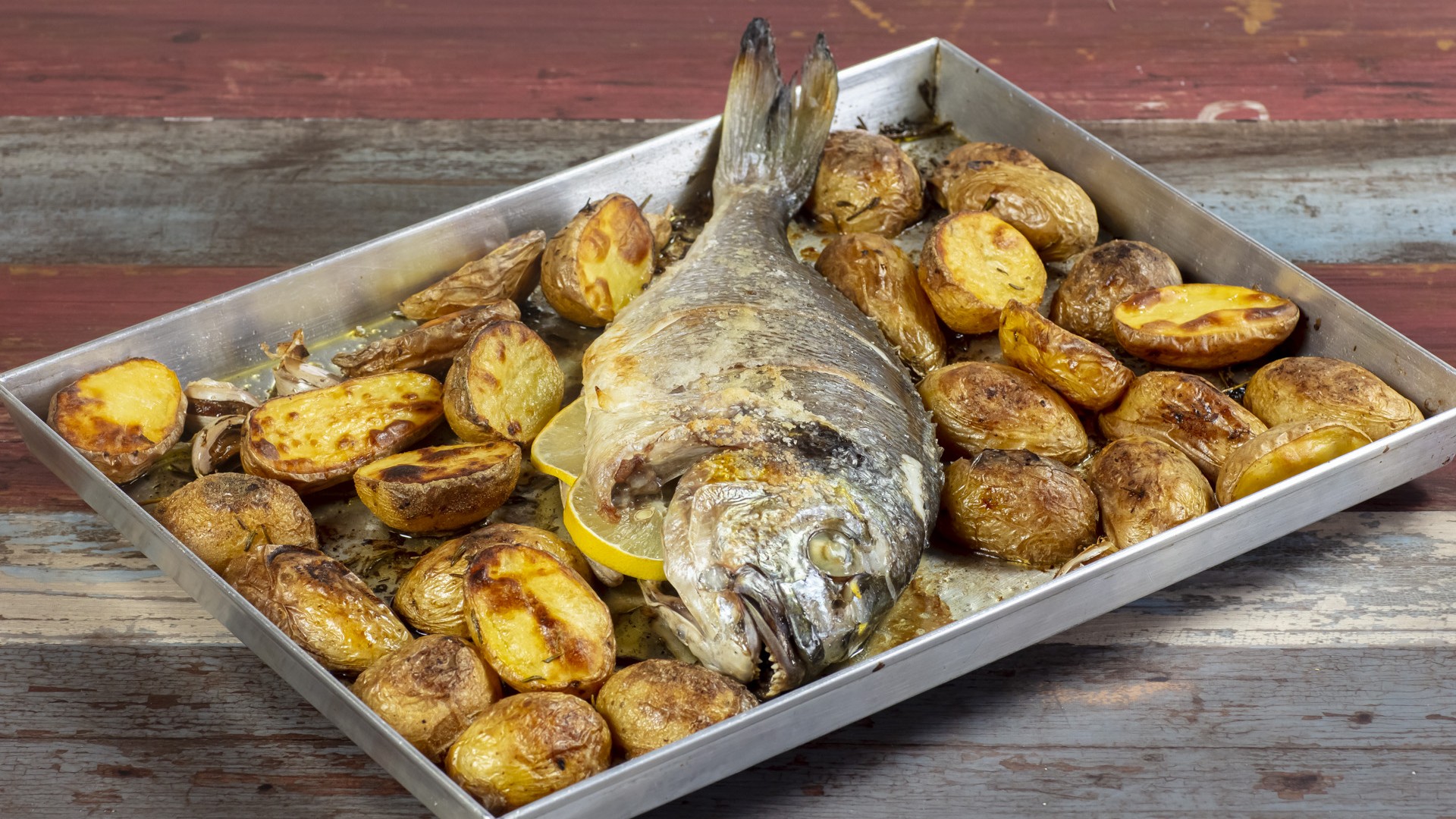 Orata Al Forno Con Le Patate Ricette Casa Pappagallo