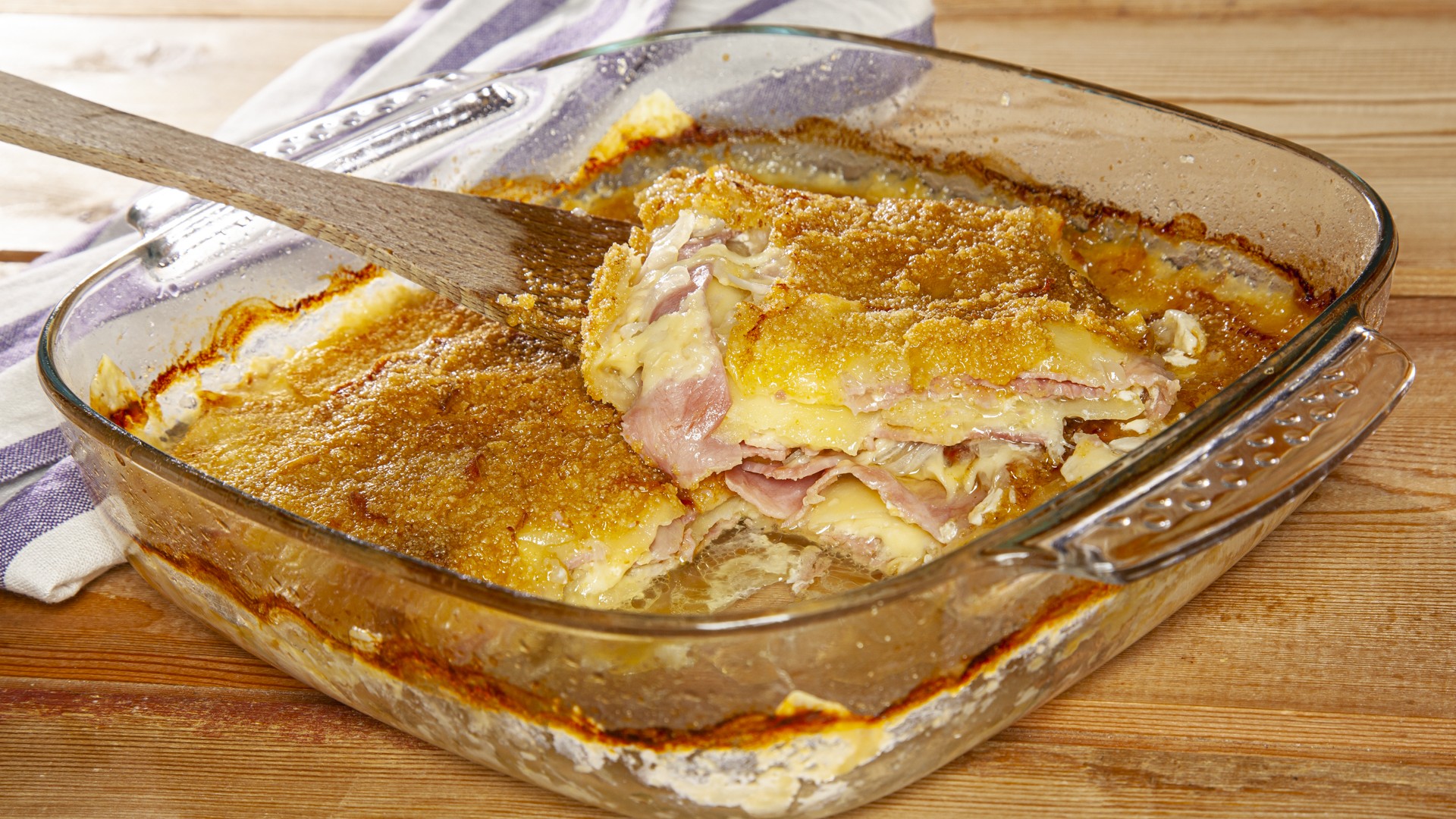 Gratin di patate e prosciutto