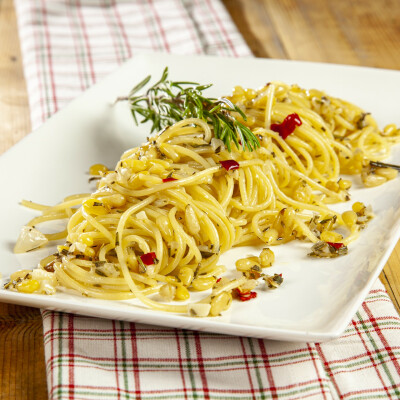 Spaghetti rosmarino e pinoli alla lucana