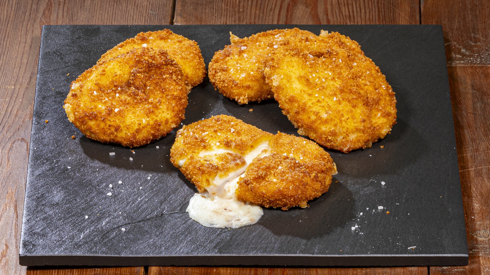 Mozzarella e acciughe in carrozza