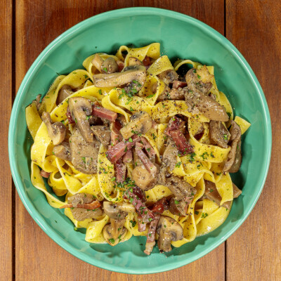 Pappardelle funghi e speck