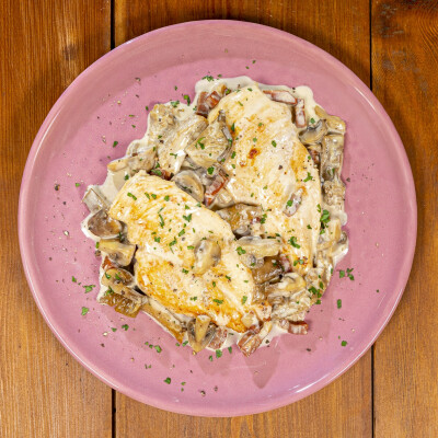 Petto di pollo in salsa di funghi